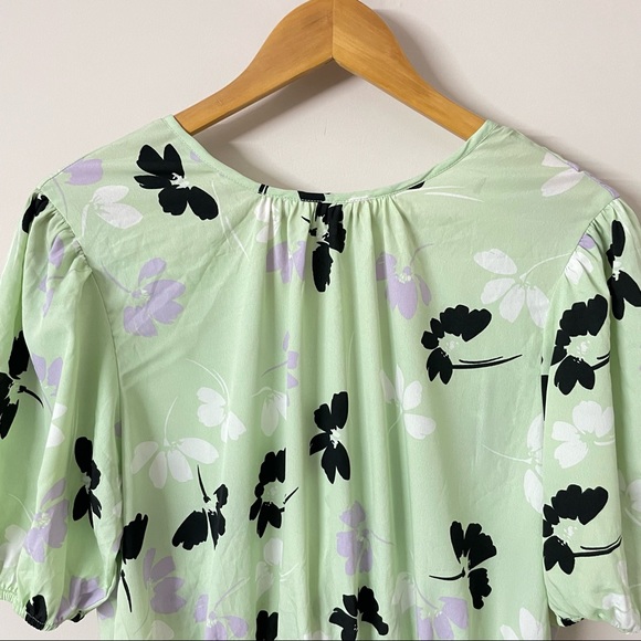 Size- XL, Floral Printed Dress in pastel green - Picture 3 of 7